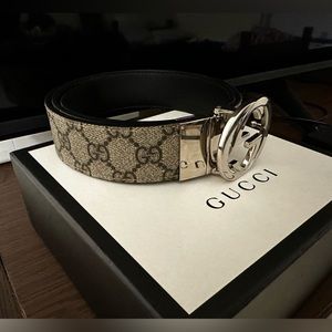 Gucci belt for sale, with box and bag. Looking for 400 but willing to negotiate